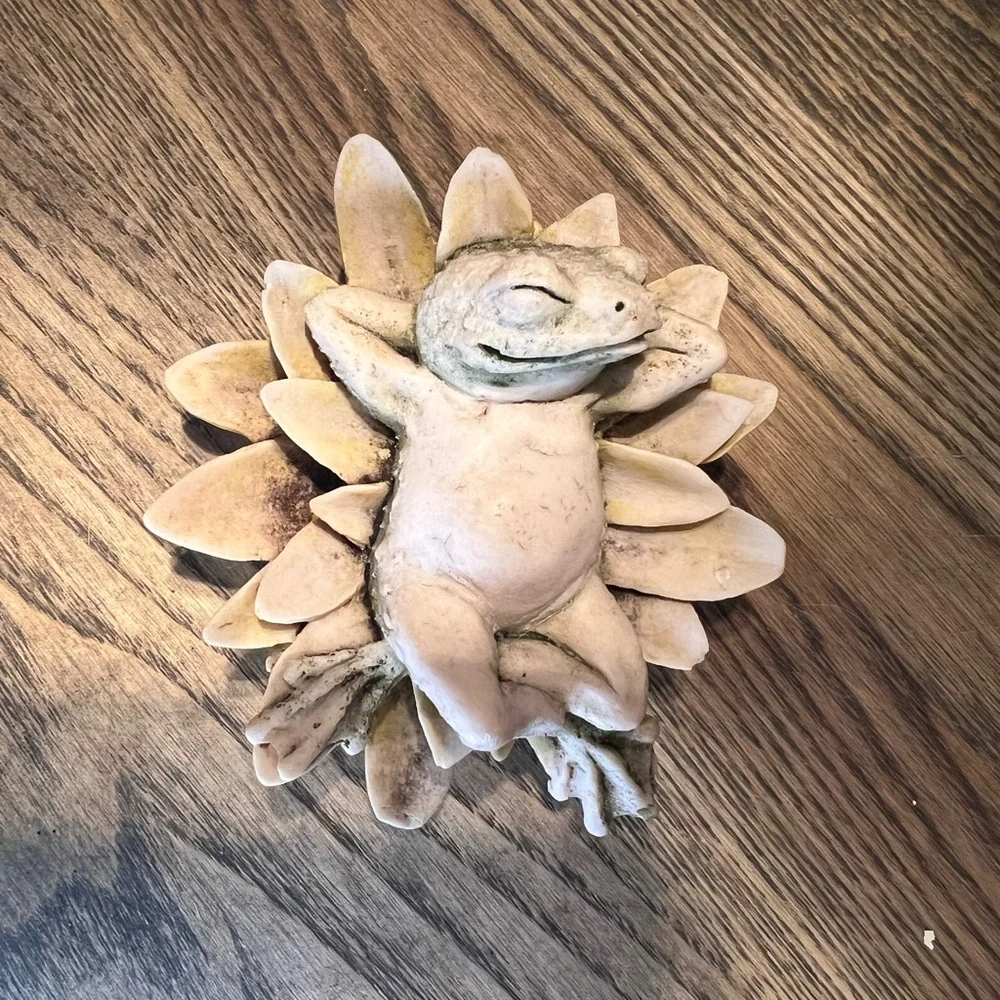 Very relaxed frog thingy haha